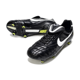 Chuteira Campo Nike Tiempo Legend 5 Elite Preta e Branca SG Trava Mista